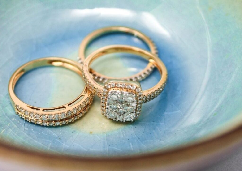 3 WAYS TO MEASURE YOUR RING SIZE AT HOME