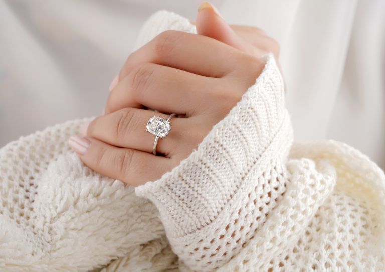Finger piercing - the weird new engagement ring trend you need to know about-gemektower.com.vn