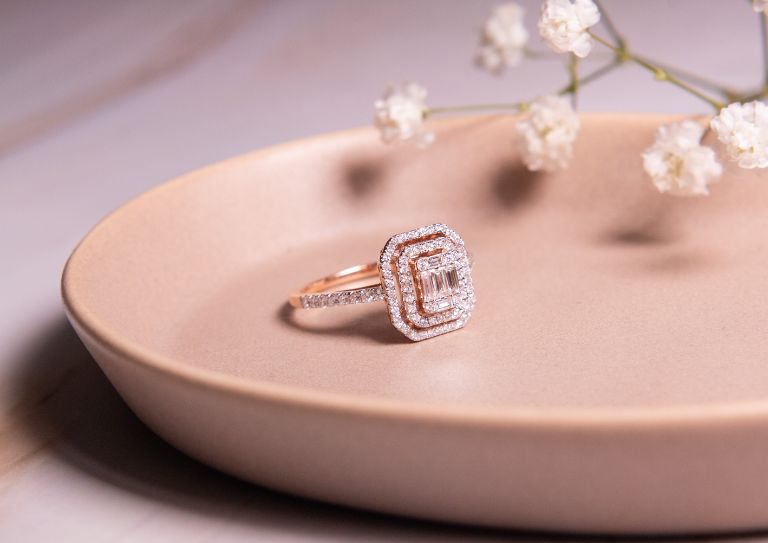 Rose gold jewels with diamond